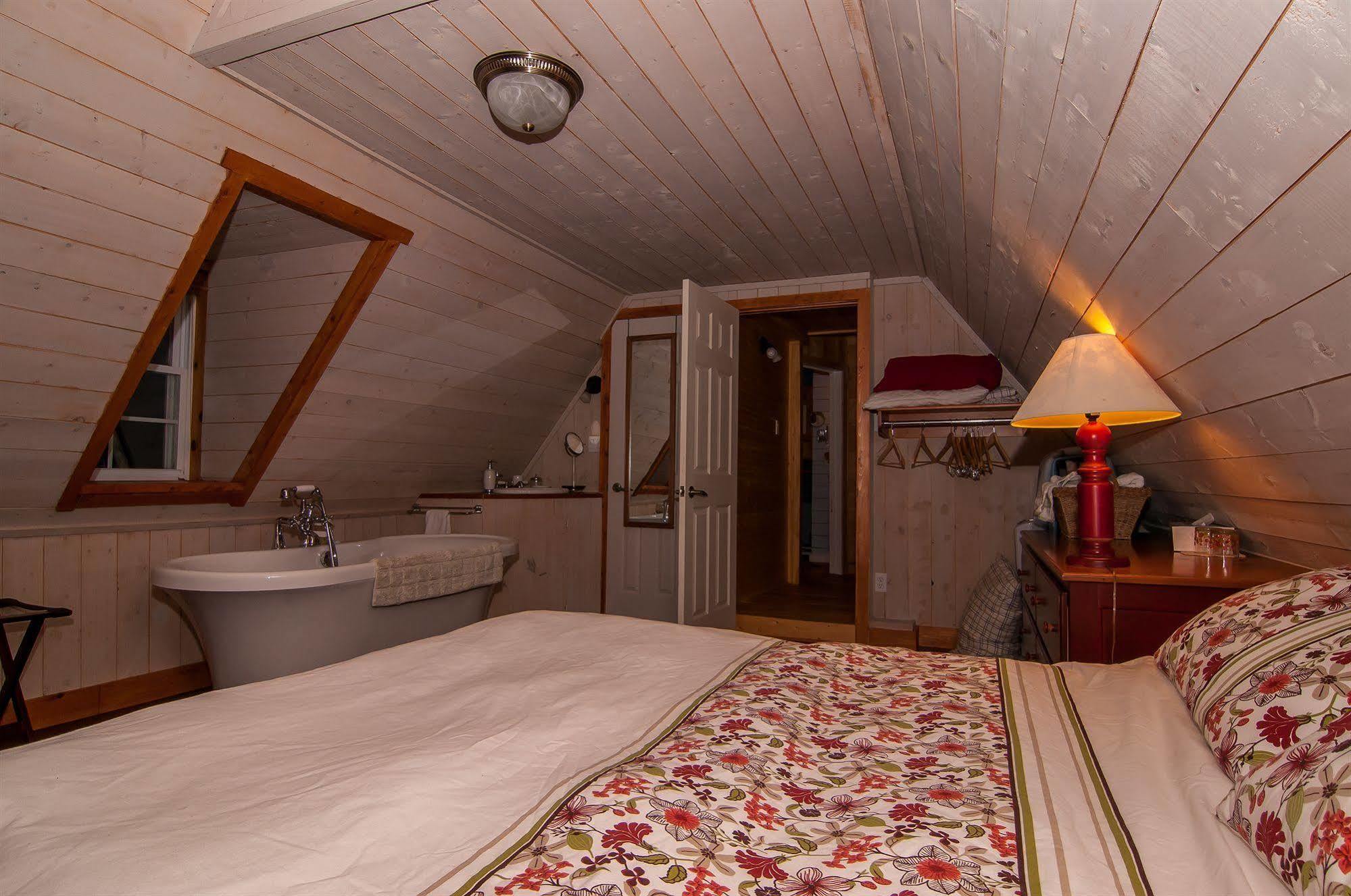 Gîte et Centre de Santé Au Coin De La Berge B&B&Wellness Centre Perce Esterno foto