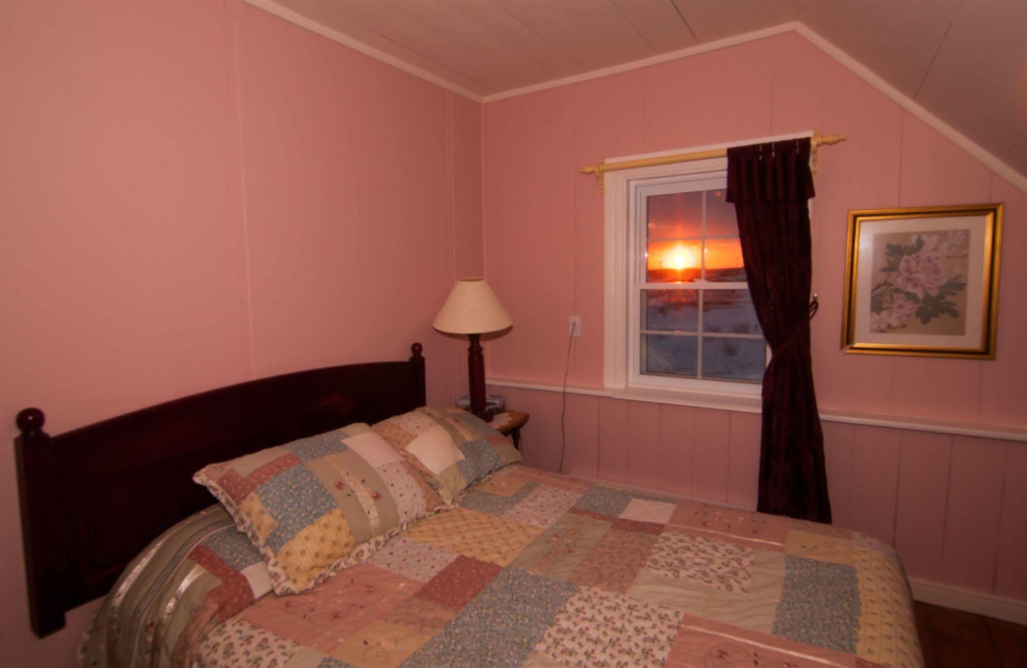 Gîte et Centre de Santé Au Coin De La Berge B&B&Wellness Centre Perce Esterno foto